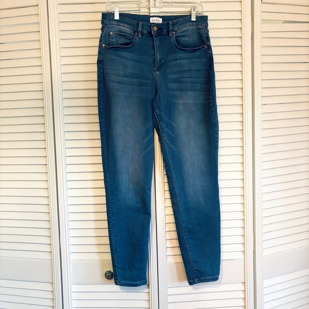 Nicole Miller New York Medium Wash Skinny Jeans Women’s Size 12